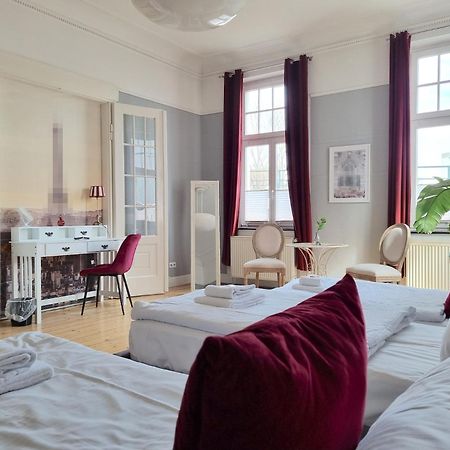 Charysma - Jugendstil Trifft Moderne, Schlafzimmer Mit Smart-Tv, Tischfussball, Darts, Parkplatz Hamelin Exterior foto
