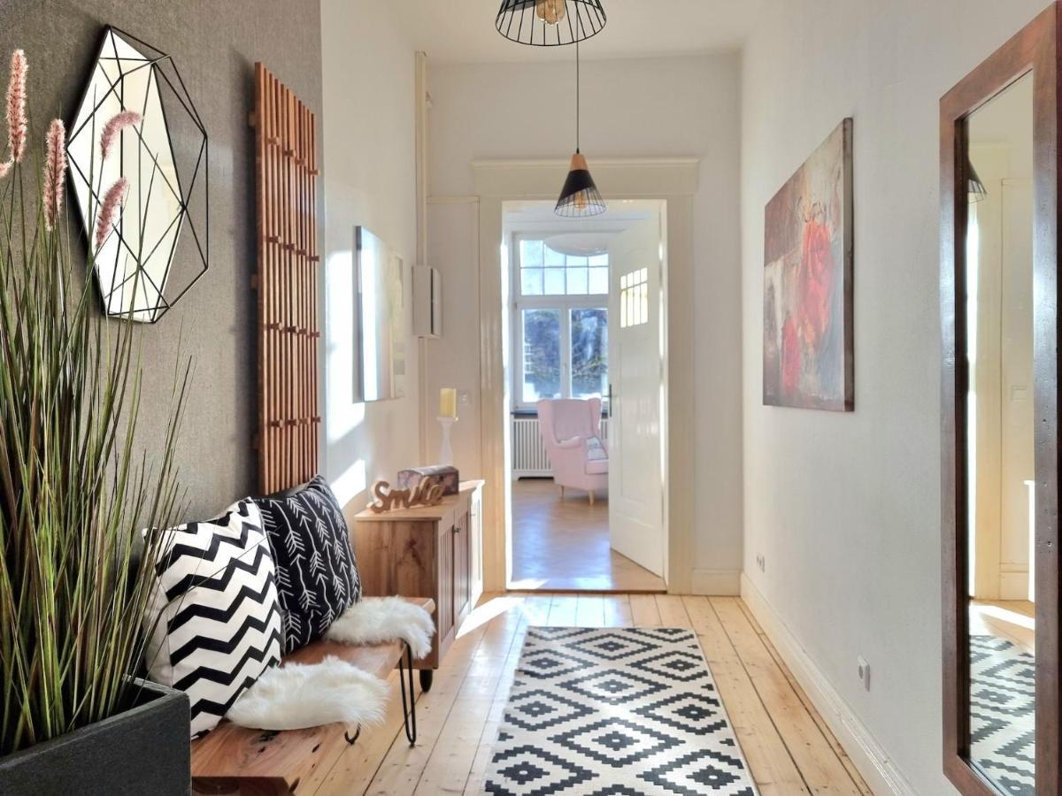 Charysma - Jugendstil Trifft Moderne, Schlafzimmer Mit Smart-Tv, Tischfussball, Darts, Parkplatz Hamelin Exterior foto