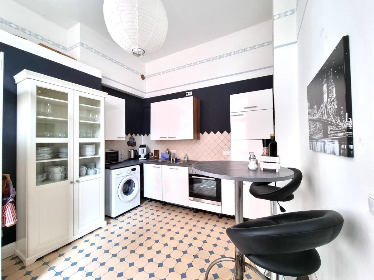 Charysma - Jugendstil Trifft Moderne, Schlafzimmer Mit Smart-Tv, Tischfussball, Darts, Parkplatz Hamelin Exterior foto