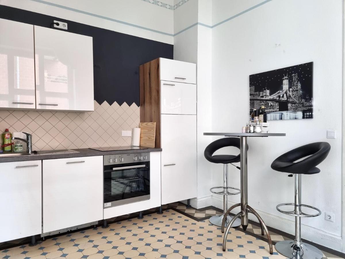 Charysma - Jugendstil Trifft Moderne, Schlafzimmer Mit Smart-Tv, Tischfussball, Darts, Parkplatz Hamelin Exterior foto
