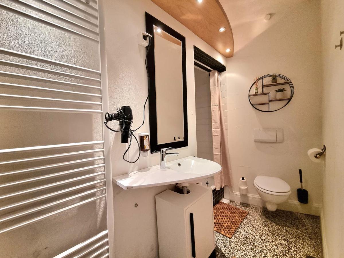 Charysma - Jugendstil Trifft Moderne, Schlafzimmer Mit Smart-Tv, Tischfussball, Darts, Parkplatz Hamelin Exterior foto